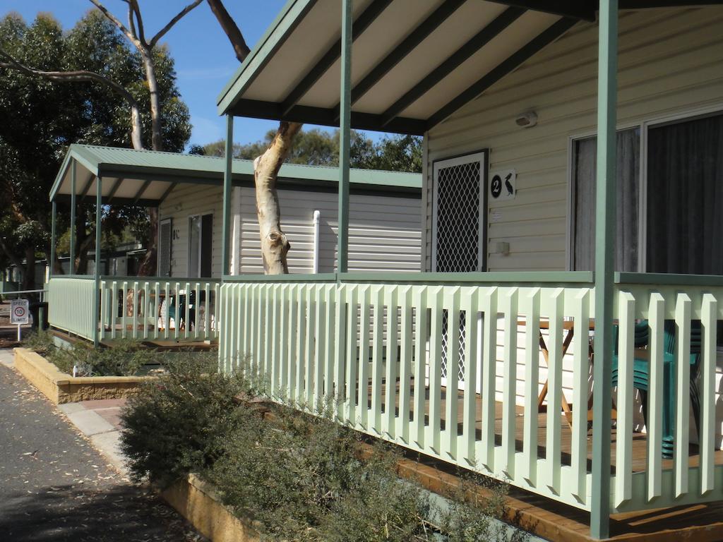 Lake Albert Caravan Park Hotel Meningie Room photo