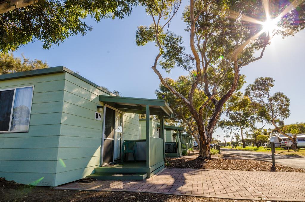 Lake Albert Caravan Park Hotel Meningie Exterior photo